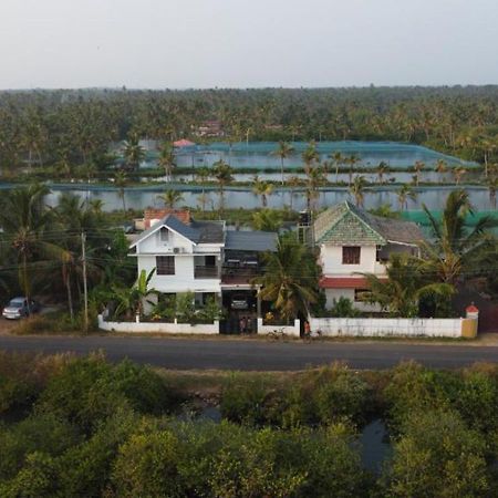 Karma Homestay Mundrothuruth Екстериор снимка