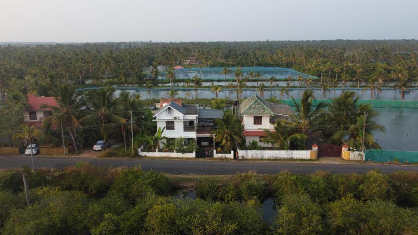Karma Homestay Mundrothuruth Екстериор снимка